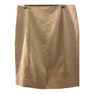 White House Black Market skirt, Brie Suiting pencil skirt, color is ‘Shell’. New